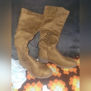 Brown boots